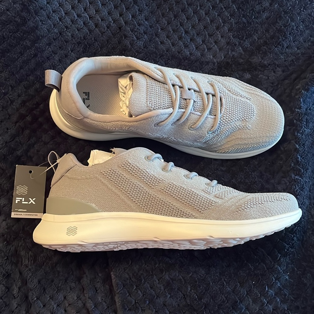 Men’s FLX Size 9 Gray Shoes Urban / Commuter